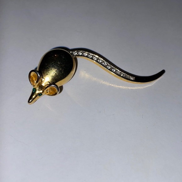 3/$30 Vintage Butler Mouse Brooch - Picture 2 of 4
